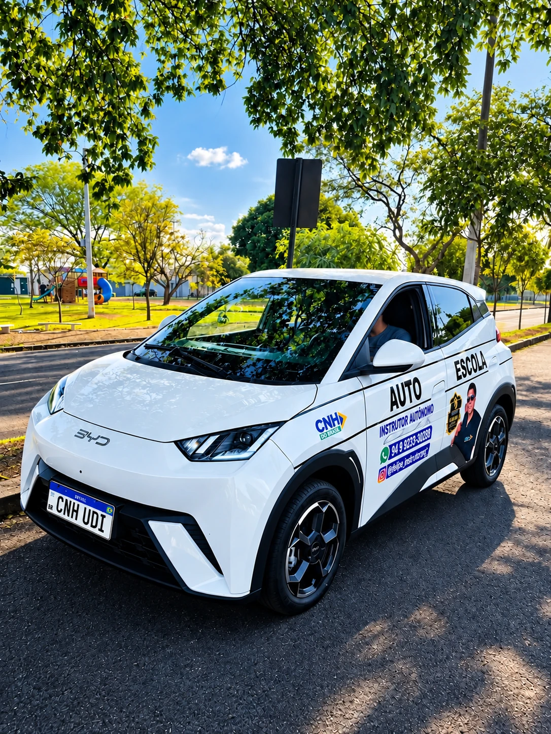 BYD branco utilizado nas aulas práticas da CNH Udi